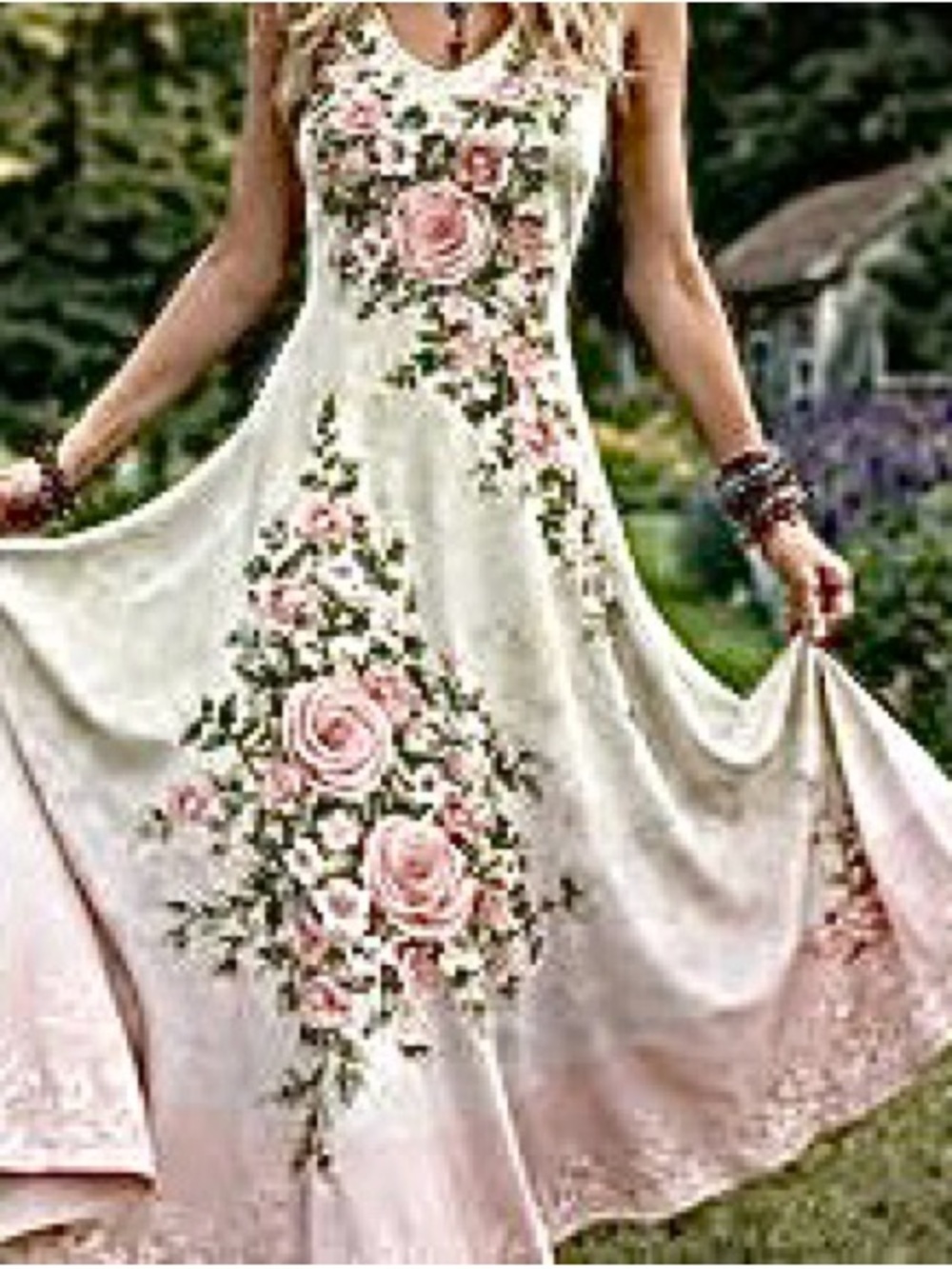 🆕Cream Floral Maxi Dress with Pink Rose Print. Size M. NWT.